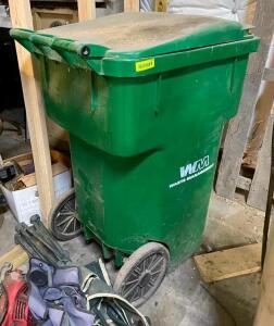 DESCRIPTION: ROLLABOUT YARD WASTE BIN LOCATION: WAREHOUSE LOCATION: 6249 LORENS LN. CEDAR HILL, MO 63016 QTY: 1