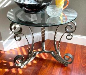 DESCRIPTION: GLASS TOP SIDE TABLE LOCATION: HOUSE #2 LOCATION: 6521 WOODLAND DRIVE CEDAR HILL, MO 63016 QTY: 1