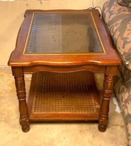 DESCRIPTION: WOODEN SIDE TABLE WITH GLASS TOP SIZE: 29"X22" LOCATION: HOUSE #2 LOCATION: 6521 WOODLAND DRIVE CEDAR HILL, MO 63016 QTY: 1