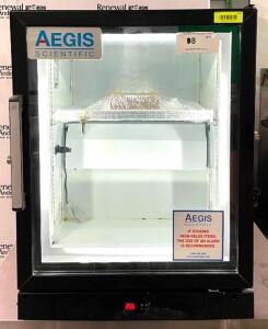 23.5" GLASS DOOR COUNTERTOP MERCHANDISER FREEZER (NEW)