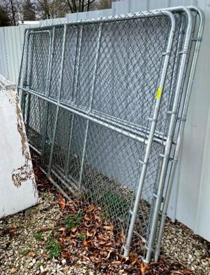 DESCRIPTION: 10X10 CHAINLINK OUTDOOR DOG KENNEL SIZE: 10'X10'X6' QTY: 1