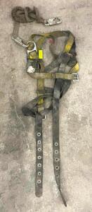 DESCRIPTION: SAFETY HARNESS QTY: 1