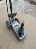 DESCRIPTION: 22-TON AIR/HYDRAULIC FLOOR JACK BRAND/MODEL: PITTSBURGH 63273 QTY: 1 - 4