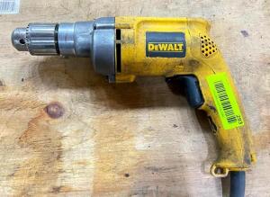 DESCRIPTION: 1/2" TYPE 3 ELECTRIC VSR DRILL BRAND/MODEL: DEWALT DW235G QTY: 1