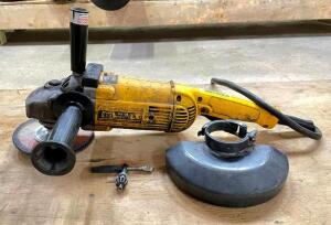 DESCRIPTION: 7" TYPE 2 ELECTRIC LARGE ANGLE GRINDER WITH GUARD BRAND/MODEL: DEWALT D28474 QTY: 1