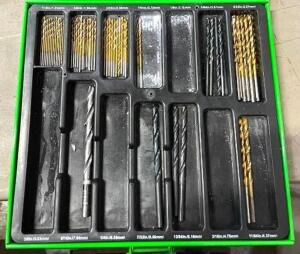 DESCRIPTION: DRILL BIT SET WITH CASE BRAND/MODEL: KAWASAKI QTY: 1