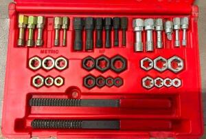 DESCRIPTION: 40PC FRACTIONAL/METRIC RETHREADING SET WITH CASE BRAND/MODEL: SNAP-ON RTD40 QTY: 1