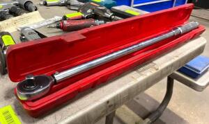 DESCRIPTION: 1/2" MICROMETER TORQUE WRENCH WITH CASE BRAND/MODEL: PROTO SIZE: 28" QTY: 1