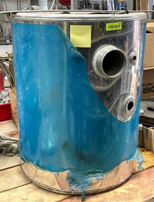 DESCRIPTION: 74 GALLON ALUMINUM HYDRAULIC TANK KIT BRAND / MODEL: ALUM I TANK RETAIL PRICE: 997.99 ADDITIONAL INFORMATION: NEW CONDITION. HARDWARE INC