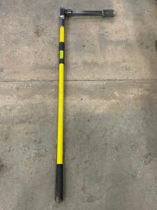 DESCRIPTION: 56" / HEAVY DUTY 3/4" DRIVE TORQUE WRENCH LOCATION: DOCK DOOR AREA THIS LOT IS: ONE MONEY QTY: 1