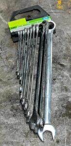 DESCRIPTION: 11 PC. LONG HANDLE COMBO WRENCH SET BRAND / MODEL: PITTSBURGH LOCATION: MIDDLE GARAGE THIS LOT IS: ONE MONEY QTY: 1