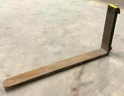 DESCRIPTION: 42" PALLET FORK SIZE: 42"X4" QTY: 1