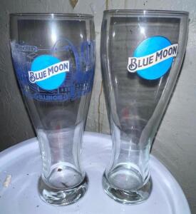 (16) BLUE MOON LOGO'ED PILSNER GLASSES