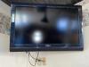 INSIGNIA 32 FLAT SCREEN TV W/ WALL MOUNT