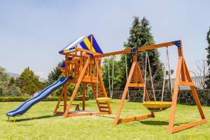 DESCRIPTION: (1) OUTDOOR KIDS WOODEN SWING SET BRAND/MODEL: SPORTSPOWER WILLOW CREEK INFORMATION: CEDAR RETAIL$: $981.98 SIZE: 184.25"X132.67"X109.05"