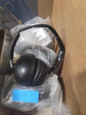 DESCRIPTION: (4) EAR MUFFS BRAND/MODEL: ELVEX/HB-100 INFORMATION: BLACK/22 DB RETAIL$: 26.00 EACH QTY: 4