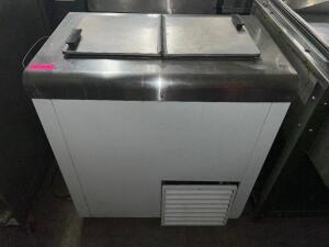 DESCRIPTION: NELSON BS-2 DESSERT FREEZER W/ DIP WELL MODEL NELSON BS-2 ADDITIONAL INFORMATION: 115 VOLT, 1 PHASE QTY: 1