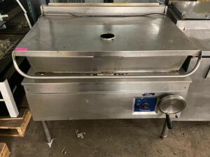 DESCRIPTION: CLEVELAND 40 GALLON TILT SKILLET MODEL CLEVELAND SGL-40-TR QTY: 1