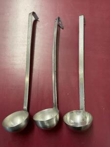 (18) 2 OZ STAINLESS LADLES