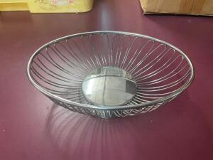 (20) 9" STAINLESS WIRE BREAD BASKETS