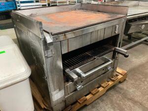 DESCRIPTION: MONTAGUE Q36SHB GAS RADIGLO STEAKHOUSE BROILER BRAND / MODEL: MONTAGUE C36SHB ADDITIONAL INFORMATION NATURAL GAS, 42,000 BTU SIZE: 36" QT