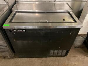 DESCRIPTION: CONTINENTAL 37" HORIZONTAL BOTTLE COOLER. BRAND / MODEL: CONTINENTAL CBC37 ADDITIONAL INFORMATION 115 VOLT, 1 PHASE QTY: 1