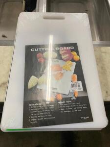 DESCRIPTION: (2) 15" PLASTIC CUTTING BOARDS BRAND / MODEL: PLCB003 THIS LOT IS: SOLD BY THE PIECE QTY: 2