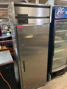 GLENCO SINGLE DOOR REFRIGERATOR - PLUGGED IN AND COOLED