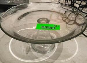 DESCRIPTION: 10" GLASS CAKE STAND SIZE: 10" QTY: 1