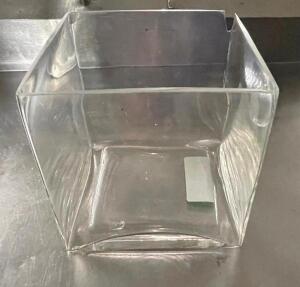 DESCRIPTION: (5) GLASS SQUARE GLASS JAR CENTER PIECES THIS LOT IS: SOLD BY THE PIECE QTY: 5