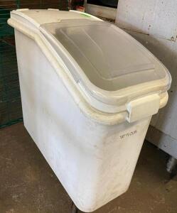 DESCRIPTION: 15 GALLON ROLL ABOUT INGREDIENTS BIN W/ LID QTY: 1