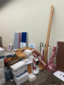 LARGE ASSORTMENT OF OFFICE SUPPLIES AND DECORATIONS