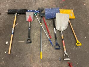 SMALL ASSORTMENT OF YARD TOOLS