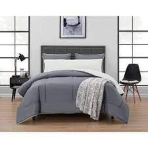 (1) SOFT WASHED AND BRUSHED 5 PIECE BEDDING SET