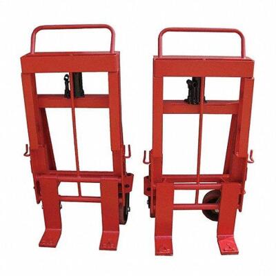 DESCRIPTION: (2) HYDRAULIC LIFT MACHINERY AND EQUIPMENT BRAND/MODEL: DAYTON #13V409 INFORMATION: RED RETAIL$: 1557.08 SIZE: 2000 LB CAP QTY: 2