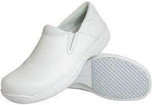 DESCRIPTION: (1) PAIR OF ULTRA LIGHT NO SLIP SLIP ON SHOES BRAND/MODEL: GENUINE GRIP #4705 INFORMATION: WHITE RETAIL$: $58.50 EA SIZE: 10M QTY: 1