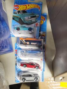 DESCRIPTION: (5) TOY TRUCKS BRAND/MODEL: HOT WHEELS RETAIL$: $20.00 EA QTY: 5