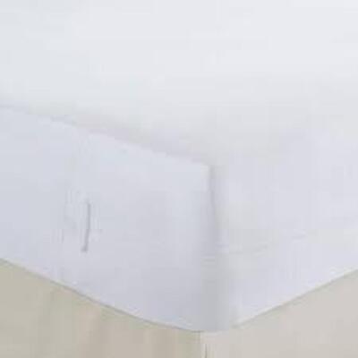 DESCRIPTION: (1) ALL IN ONE NON WOVEN MATTRESS PROTECTOR BRAND/MODEL: LEVINSOHN #FRE-145-XX-WHIT-04 INFORMATION: WHITE RETAIL$: $100.00 EA SIZE: KING