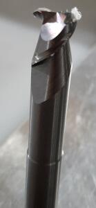 DESCRIPTION: (1) HIGH PERFORMANCE CARBIDE REDUCED NECK ROUGHING/FINISHING END MILL BRAND/MODEL: DATA FLUTE HSMM20500 .090 RAD RETAIL$: $ 98.50 EA SIZE