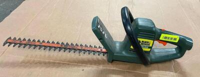 DESCRIPTION: 16" ELECTRIC HEDGE TRIMMER BRAND/MODEL: BLACK+DECKER INFORMATION: TESTED AND WORKING QTY: 1