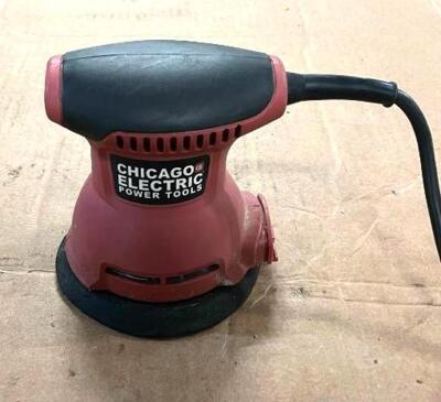 DESCRIPTION: 5" RANDOM ORBITAL PALM SANDER BRAND/MODEL: CHICAGO ELECTRIC INFORMATION: TESTED AND WORKING QTY: 1