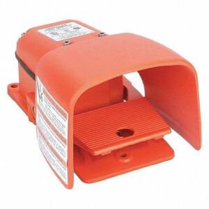 DESCRIPTION: (1) HEAVY DUTY FOOT SWITCH BRAND/MODEL: LINEMASTER #2W807 INFORMATION: ORANGE RETAIL$: 197.09 SIZE: 125/250V AC QTY: 1