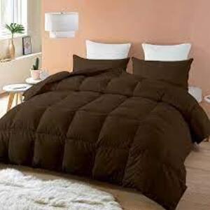 DESCRIPTION: (1) ALTERNATIVE DOWN COMFORTER BRAND/MODEL: IENJOY HOME INFORMATION: CHOCOLATE RETAIL$: 44.69 SIZE: KING/CAL KING QTY: 1