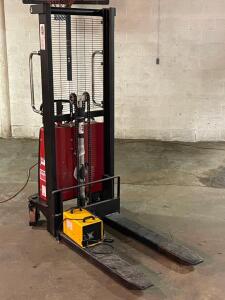 DAYTON 5RRY5 POWER LIFT STACKER