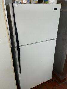 DESCRIPTION: HOUSE HOLD REFRIGERATOR / FREEZER. ADDITIONAL INFORMATION 115 VOLT, 1 PHASE. IN WORKING ORDER LOCATION: KITCHEN QTY: 1