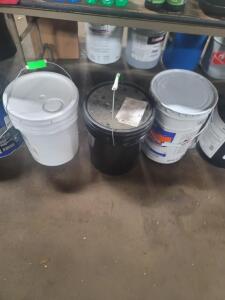 DESCRIPTION (1) MISC BUCKET SIZE 5 GALLON THIS LOT IS ONE MONEY QTY 1