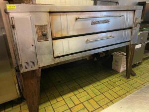 BAKERS PRIDE Y600 SINGLE DECK PIZZA OVEN.