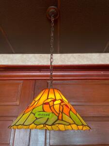 TIFFANY STYLE PENDANT LIGHT.