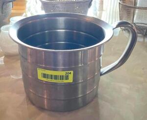 DESCRIPTION: STAINLESS PITCHER QTY: 1