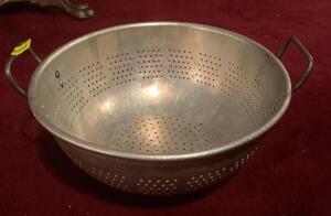 17" STAINLESS COLANDER